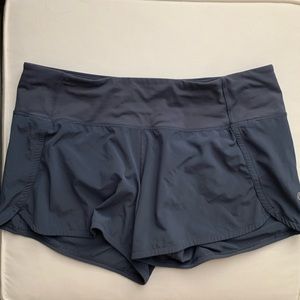 Lululemon grey lined shorts